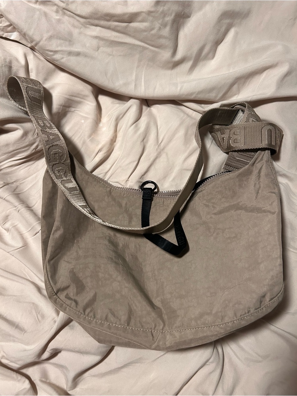 BAGGU MEDIUM CRESCENT—Dove 🕊️